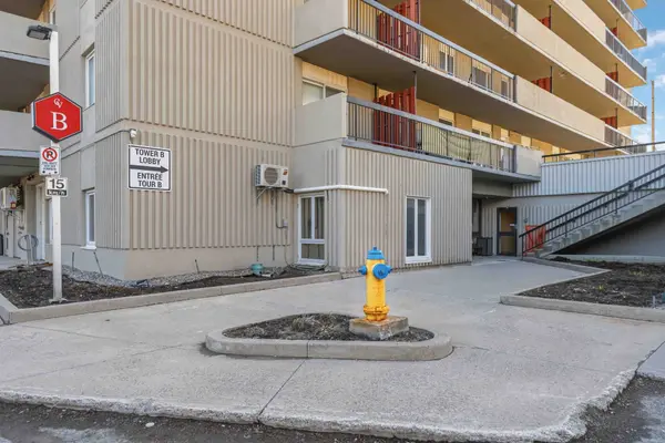 158 B MCARTHUR AVE #1506, Vanier And Kingsview Park, ON K1L 8C9