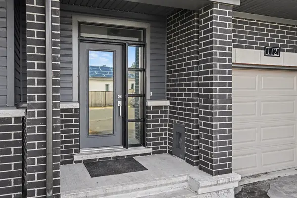 112 Attwell Private, Kanata, ON K2K 0H7