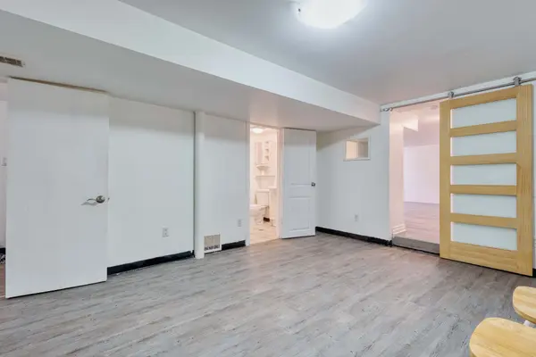 724 Adelaide ST N #Lower, London East, ON N5Y 2L5