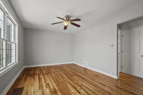 100 Harrold PL, Carlington - Central Park, ON K1Z 7N8