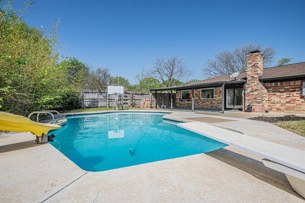 8224 Pearl Street, North Richland Hills, TX 76180