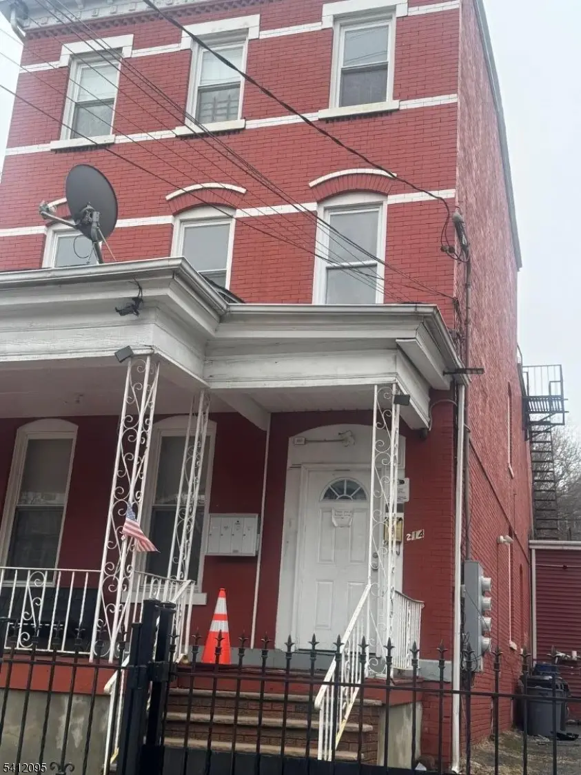 212 N 7Th St #2, Newark City, NJ 07107