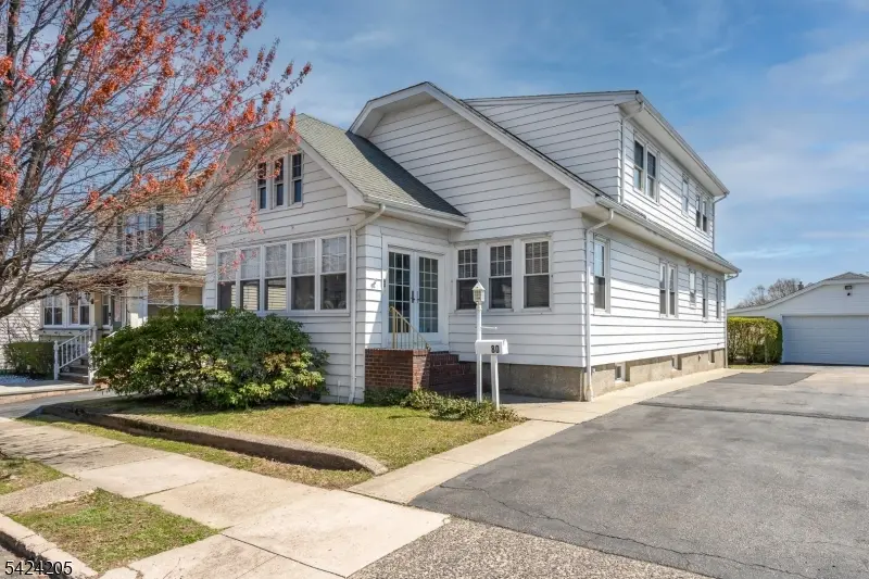 80 Washington Pl, Totowa Boro, NJ 07512