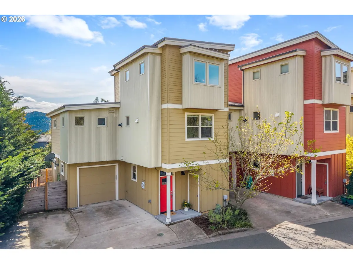 523 SE UPPER WYERS, White Salmon, WA 98672