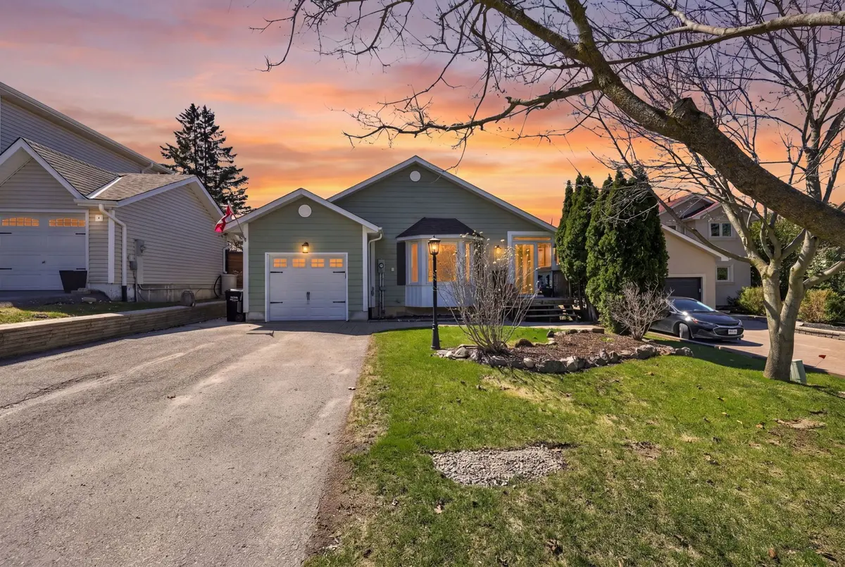 12 ELIZABETH ST, Barrie, ON L4N 6L8