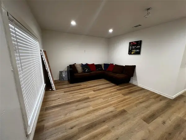 1410 Doyle Avenue, Dallas, TX 75203