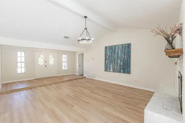 8224 Pearl Street, North Richland Hills, TX 76180