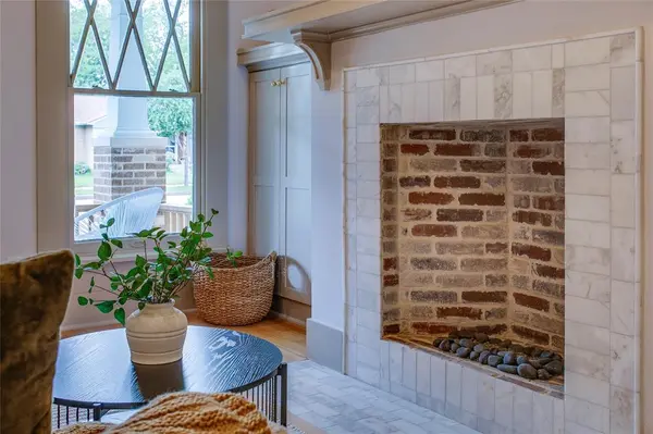 714 N Edgefield Avenue, Dallas, TX 75208