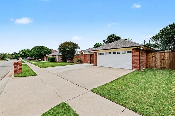 8432 Ruthette Drive, North Richland Hills, TX 76182