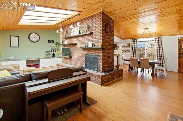 175 Piney Point LN, Woodland Park, CO 80863