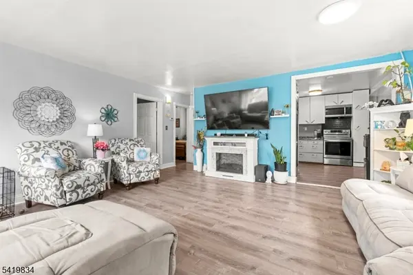 34 Ling St, Woodbridge Twp., NJ 08863