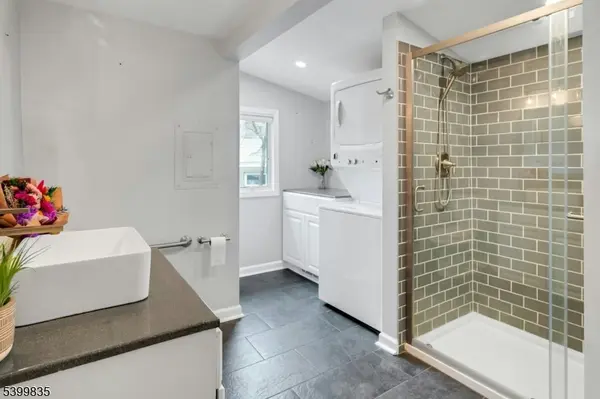 78 Ithanell Rd, Hopatcong Boro, NJ 07843