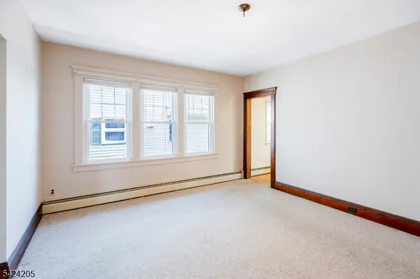 80 Washington Pl, Totowa Boro, NJ 07512