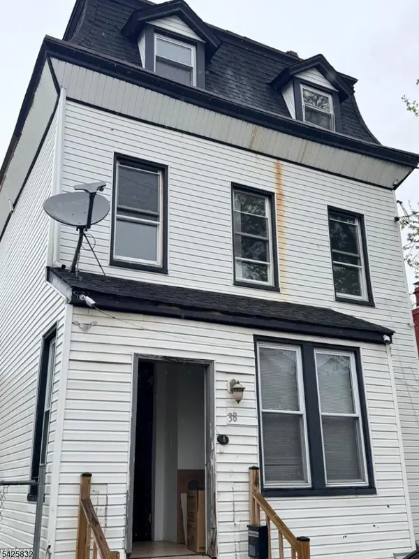 38 Emmet St, Newark City, NJ 07114