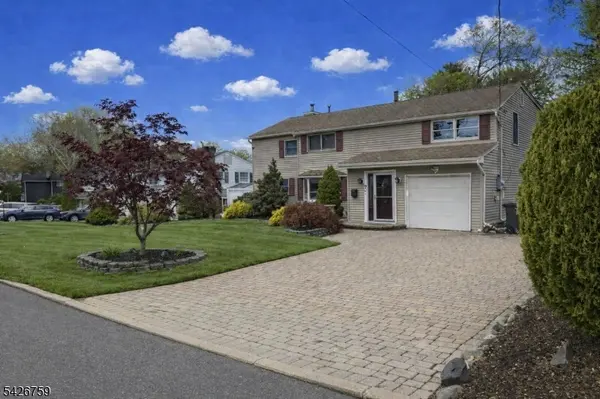 7 Stuart St, Waldwick Boro, NJ 07463