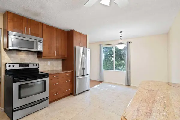 84 Maranda Close NE, Calgary, AB T2A 3E8