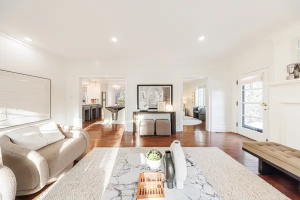 39 Glengowan RD, Toronto C04, ON M4N 1G1