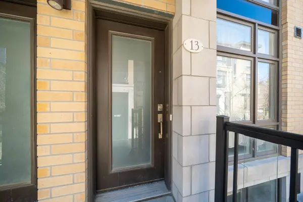 11 Eldora AVE #13, Toronto C07, ON M2M 0B5