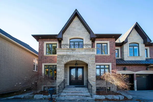 74 Yongehurst RD, Richmond Hill, ON L4C 3T2