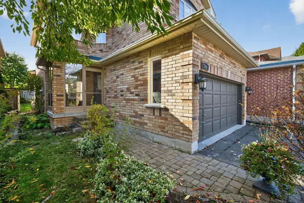 540 Greig CIR, Newmarket, ON L3Y 8S6