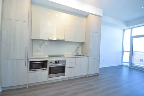 225 Commerce ST #2711, Vaughan, ON L4K 5Z7