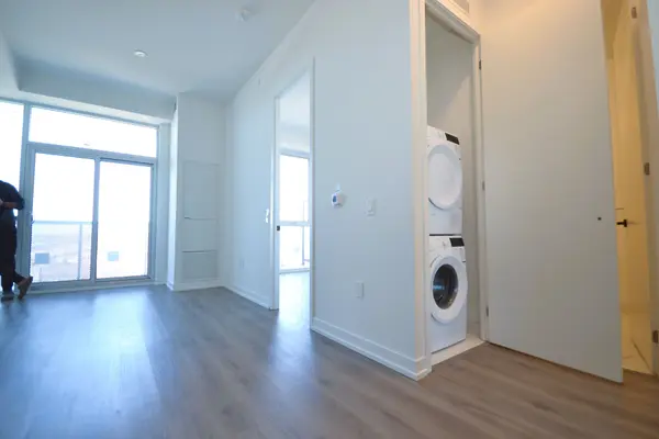 225 Commerce ST #2711, Vaughan, ON L4K 5Z7