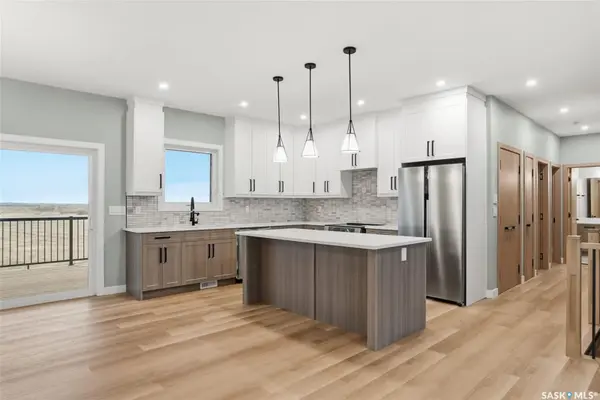 8 Cardinal DRIVE, Dundurn Rm No. 314, SK S7C 0C3