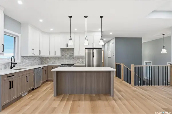 8 Cardinal DRIVE, Dundurn Rm No. 314, SK S7C 0C3