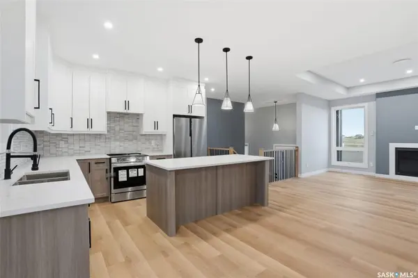 8 Cardinal DRIVE, Dundurn Rm No. 314, SK S7C 0C3