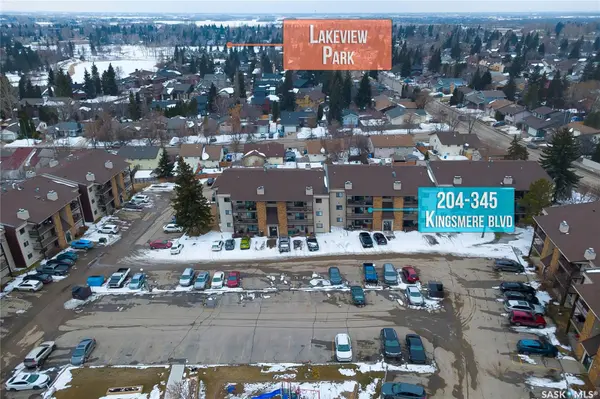 345 Kingsmere BOULEVARD #204, Saskatoon, SK S7J 4J6