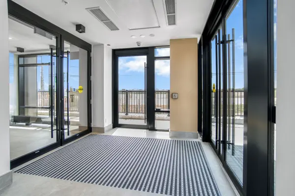 335 Wheat Boom DR #1809, Oakville, ON L6H 7Y1