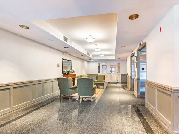 2199 Sixth Line #408, Oakville, ON L6H 5V3