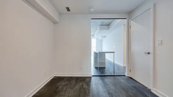 57 Brock AVE #210, Toronto W01, ON M3H 3N2