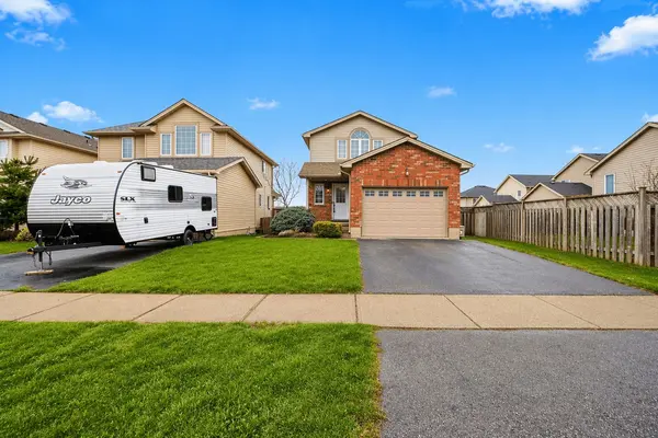 1581 Purser ST, London East, ON N5V 5J3