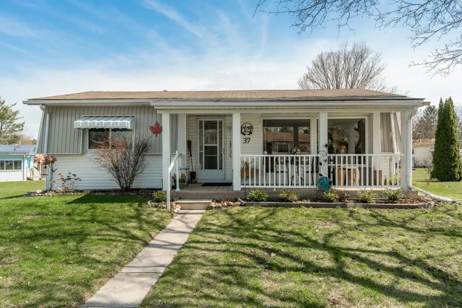 37 Main ST, Innisfil, ON L9S 1L9