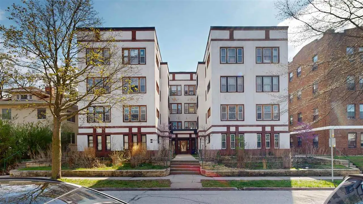 228 S Summit #C-5, Iowa City, IA 52240