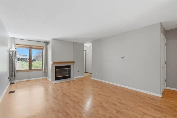 932 Westside Dr, Iowa City, IA 52246