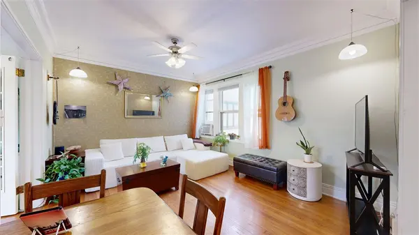 228 S Summit #C-5, Iowa City, IA 52240