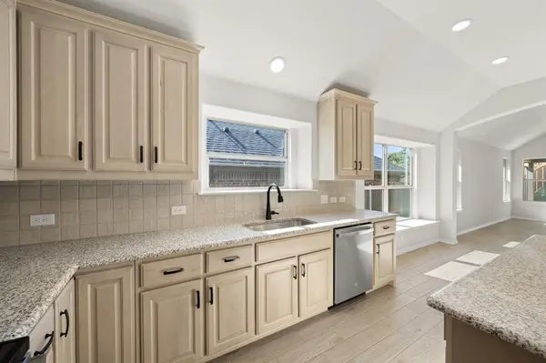 517 Waterford Park Boulevard, Weatherford, TX 76087