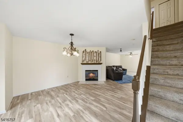 25 Colleen Ct, South Brunswick Twp., NJ 08824