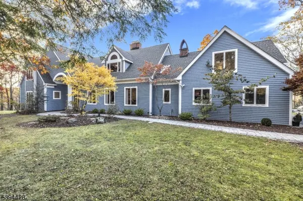 738 Ridge Rd, Kinnelon Boro, NJ 07405