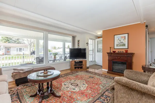 37 Main ST, Innisfil, ON L9S 1L9