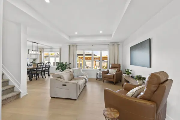 204 Hybrid ST, Russell, ON K0A 1W0