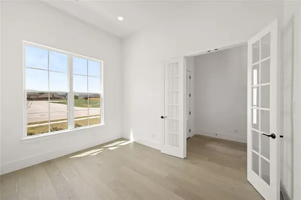 737 Meridian Drive, Aledo, TX 76008