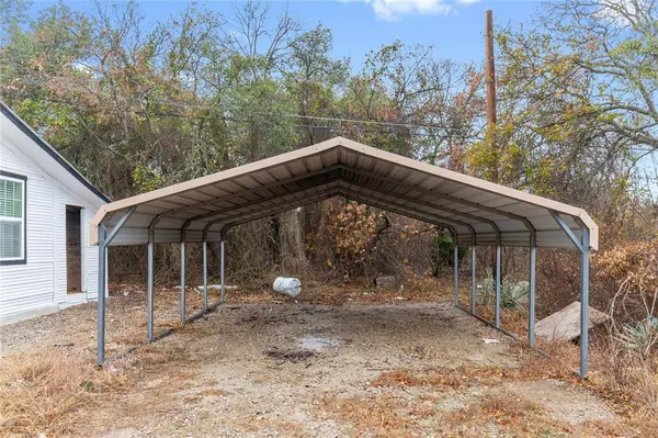 6916 Clover Leaf Drive, Brownwood, TX 76801