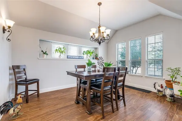 513 Thompson Drive, Van Alstyne, TX 75495