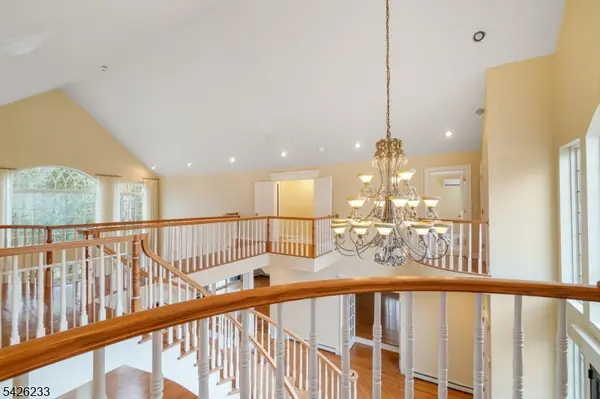 12 Butternut Ter, Kinnelon Boro, NJ 07405