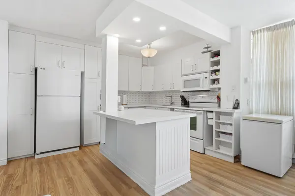 180 Markham RD #503, Toronto E08, ON M1M 2Z9