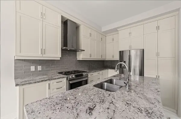 604 Marc Santi BLVD, Vaughan, ON L6A 4Z8