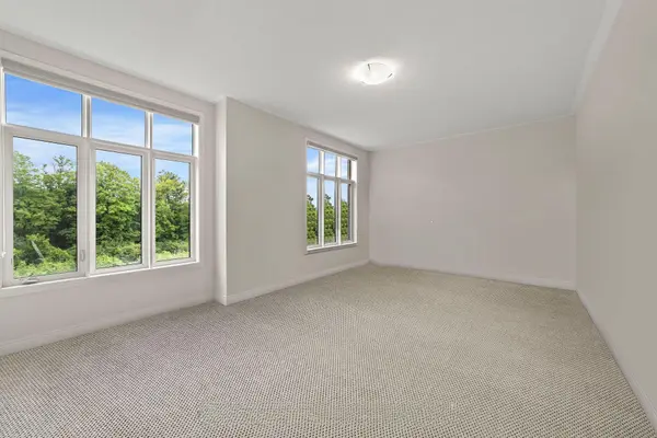 604 Marc Santi BLVD, Vaughan, ON L6A 4Z8